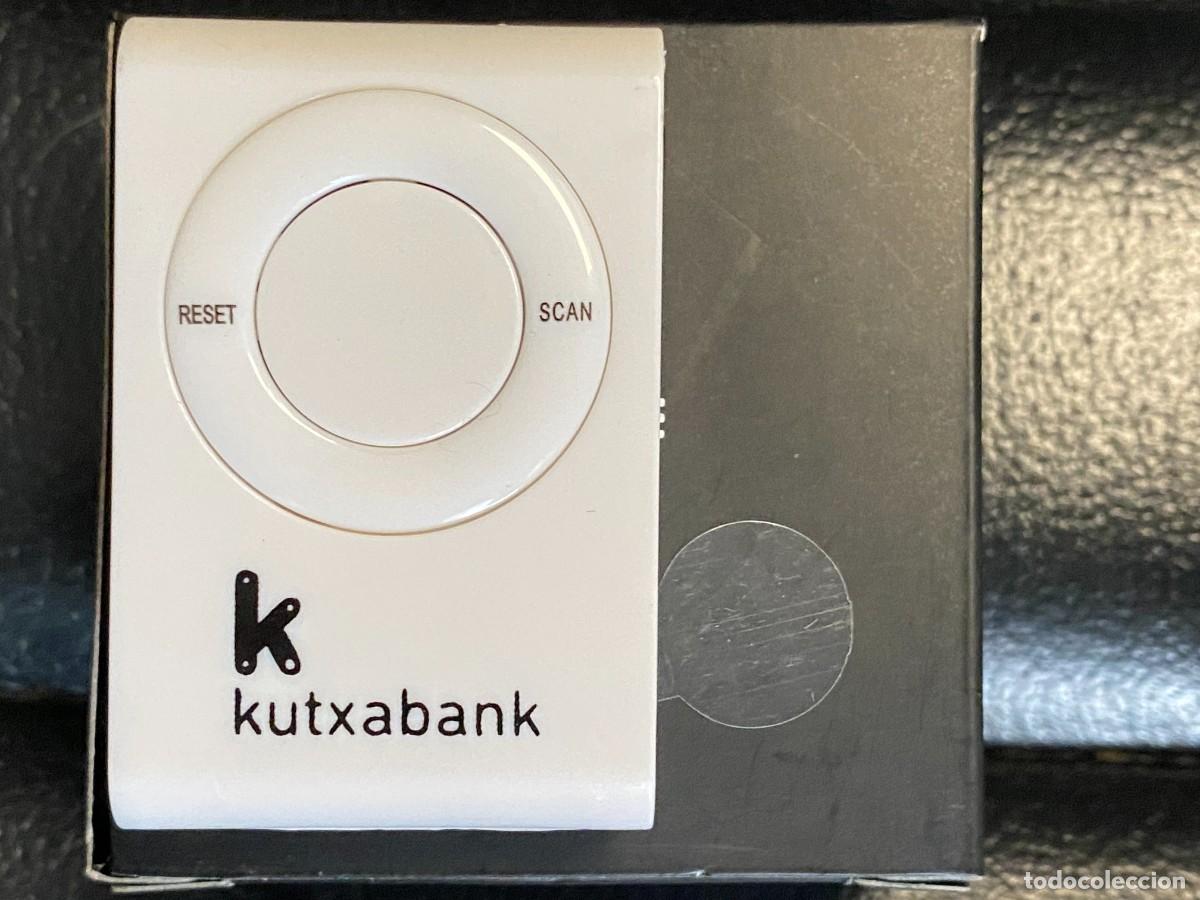 Radios antiguas: Radio FM Port&aacute;til Kutxabank Nueva