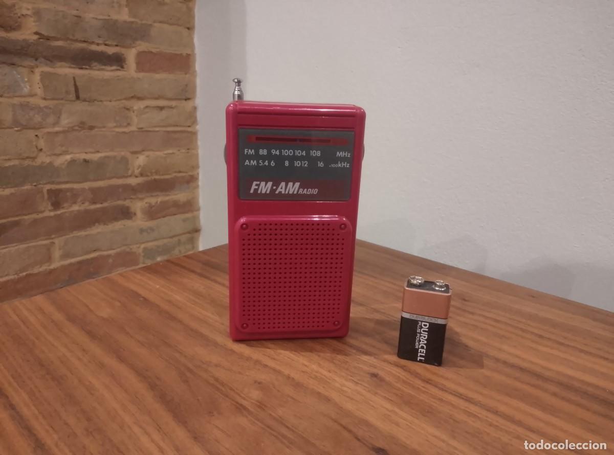 Radios antiguas: Radio transistor FM/AM port&aacute;til - Foto 1