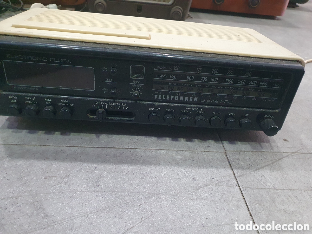 Radio antiche: Radio despertador Telefunken Digitale 200