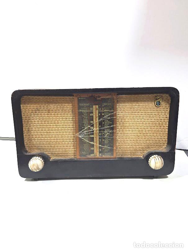 R&aacute;dios antigos: Radio Antigua RADISA Royal V&aacute;lvulas