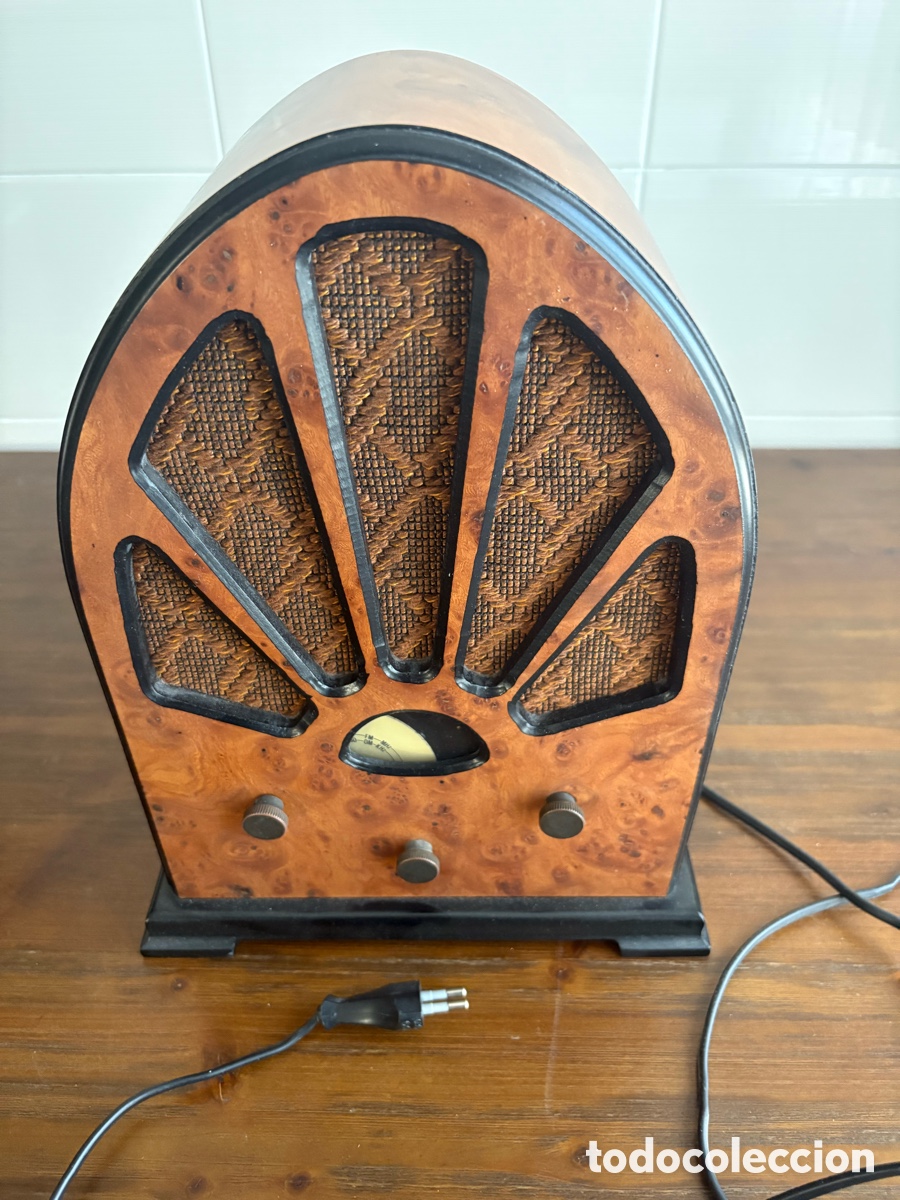 Radios antiguas: Radio Vintage estilo Art D&eacute;co de sobremesa &ndash; Dise&ntilde;o a&ntilde;os 30 &ndash; Funcional