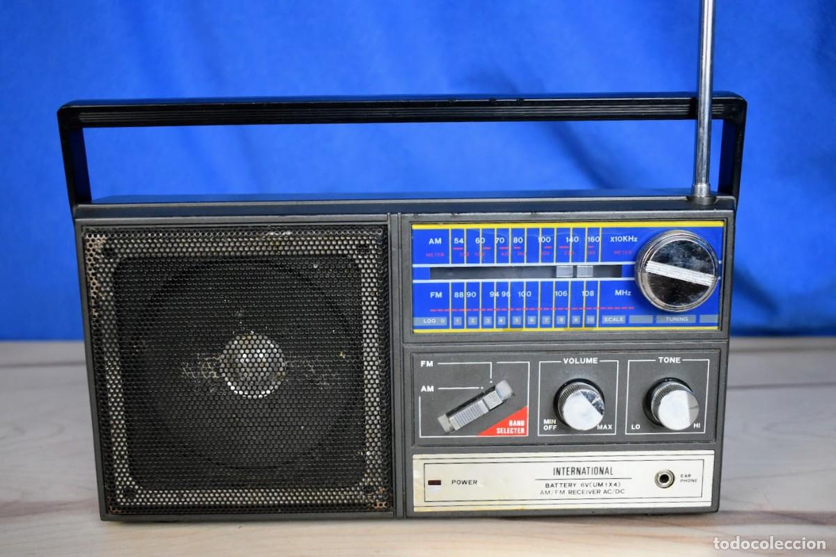 Radios antiguas: Radio transistor port&aacute;til International F320 a&ntilde;os 80