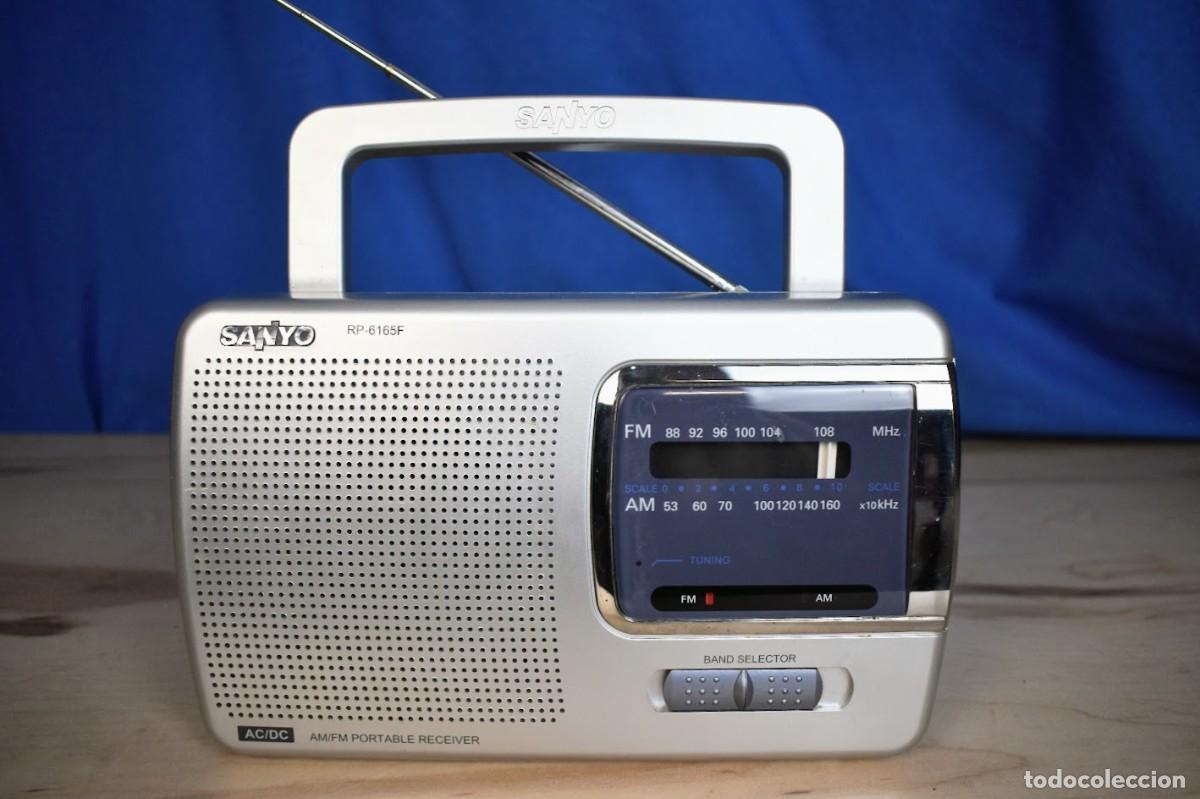 Radios antiguas: Radio port&aacute;til Sanyo RP-6165F a&ntilde;o 1980