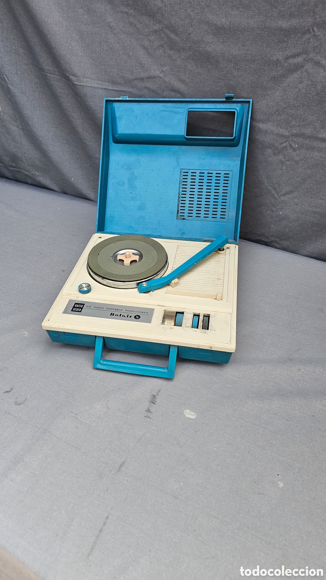 Radios antiguas: Tocadiscos port&aacute;til/ pick ups
