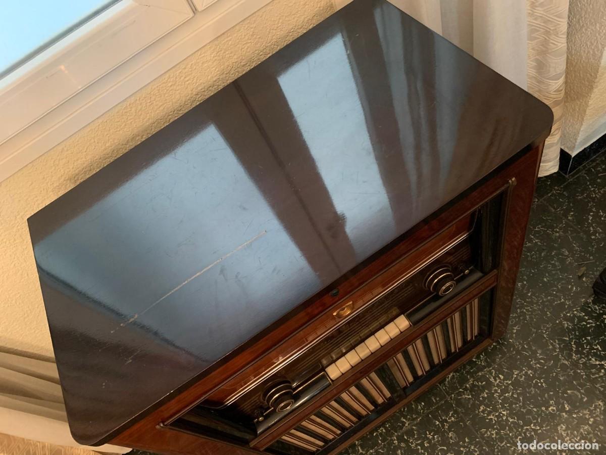 Radios antiguas: Mueble radio-tocadiscos vintage PHILIPS - Foto 6