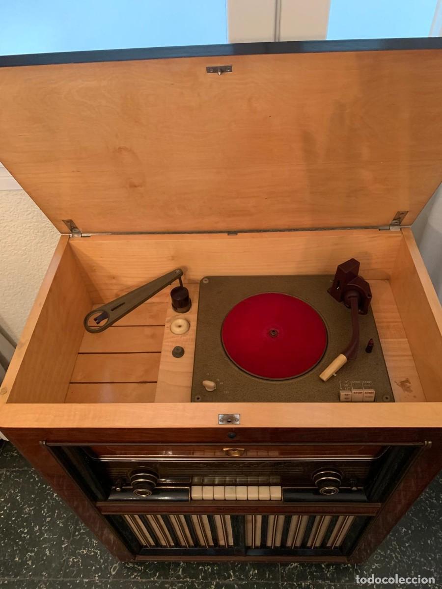 Radios antiguas: Mueble radio-tocadiscos vintage PHILIPS - Foto 7