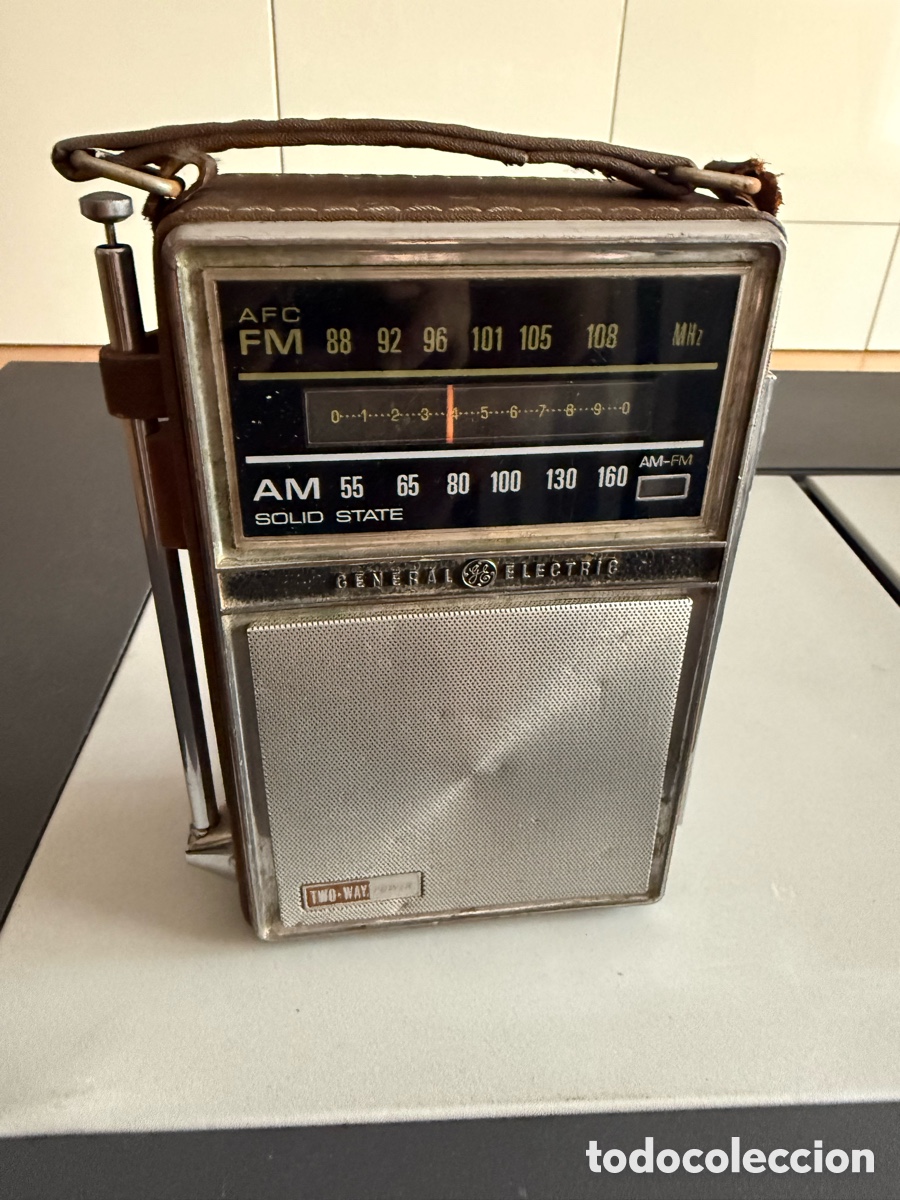 Radios antiguas: RADIO PORT&Aacute;TIL. GENERAL ELECTRIC.