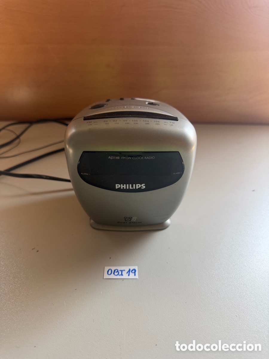 Radios antiguas: Radio reloj Phillips Magnavox Cube vintage, LED verde, alarma