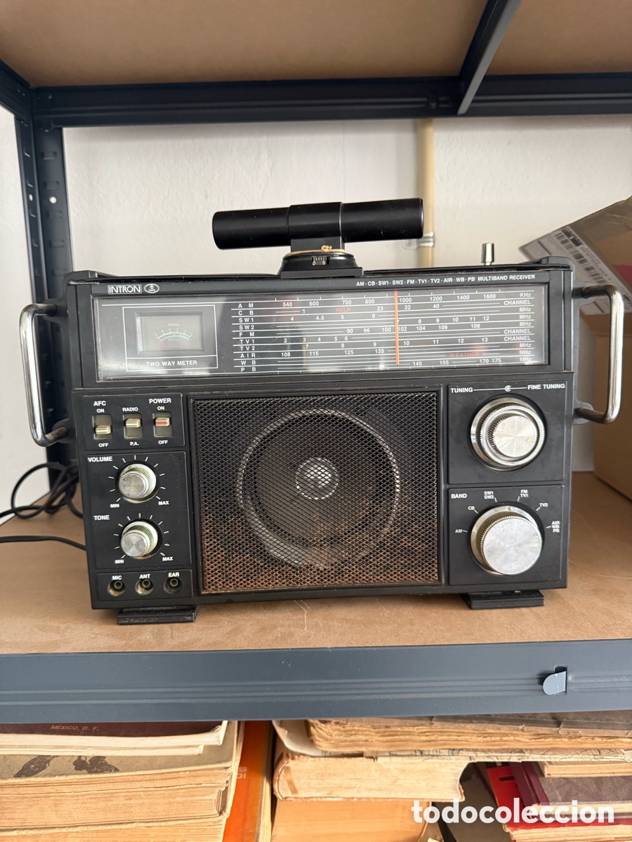 Radios antiguas: Radio marca intron, para reparar, tal y como se ve
