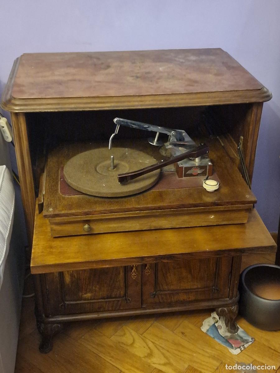 Radios antiguas: Mueble Tocadiscos antiguo