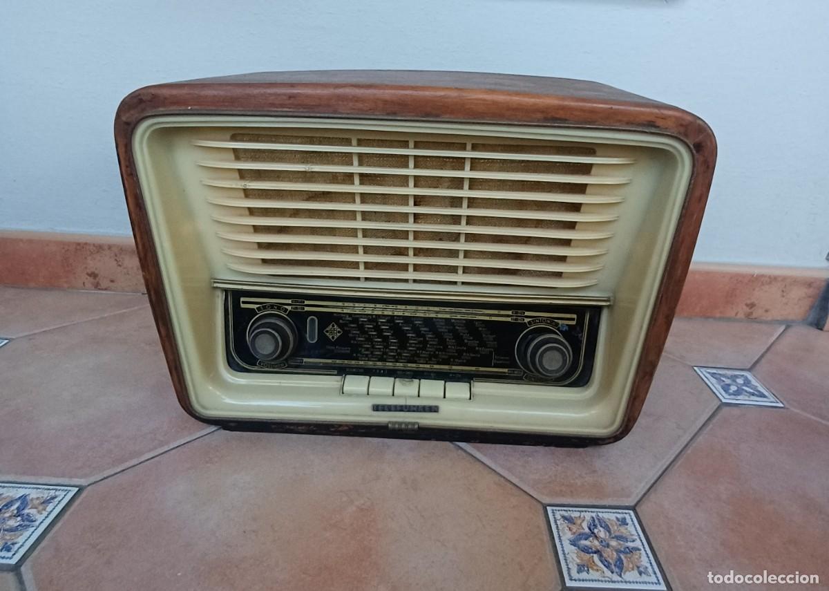 Radios antiguas: Radio de v&aacute;lvulas Telefunken Campanela 58-3D