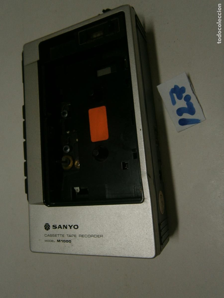 Radios antiguas: ANTIGUO CASSETTE TAPE RECORDER MODEL M1000 SANYO CON FUNDA