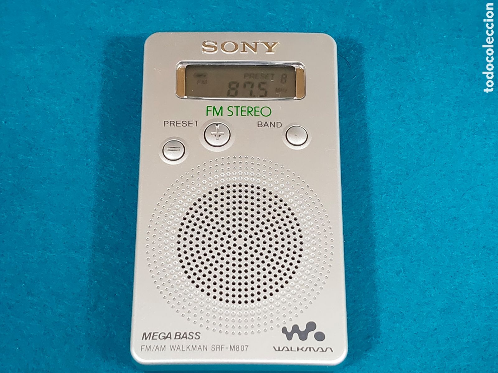 Radios antiguas: RADIO TRANSISTOR DIGITAL SONY SRF-M807 AM/FM WALKMAN MEGA BASS STEREO ( NUEVO Y FUNCIONANDO)