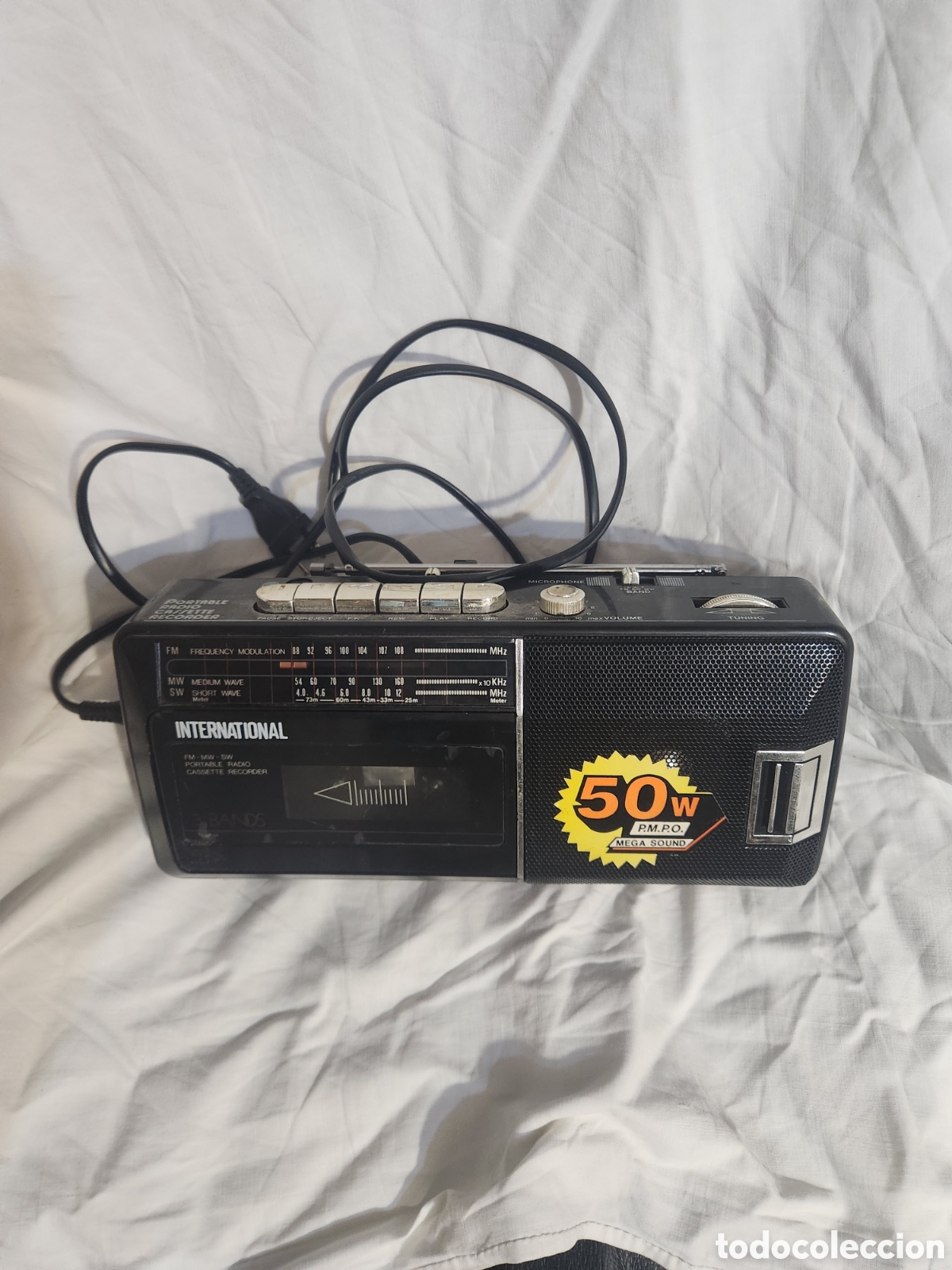 Old radios: RADIO CASSETTE RECORDER INTERNATIONAL. LEER DESCRIPCI&Oacute;N
