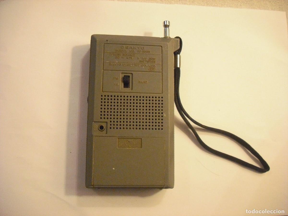 Radios antiguas: RADIO TRANSISTOR SANYO RP 5065 AM/FM - Foto 2