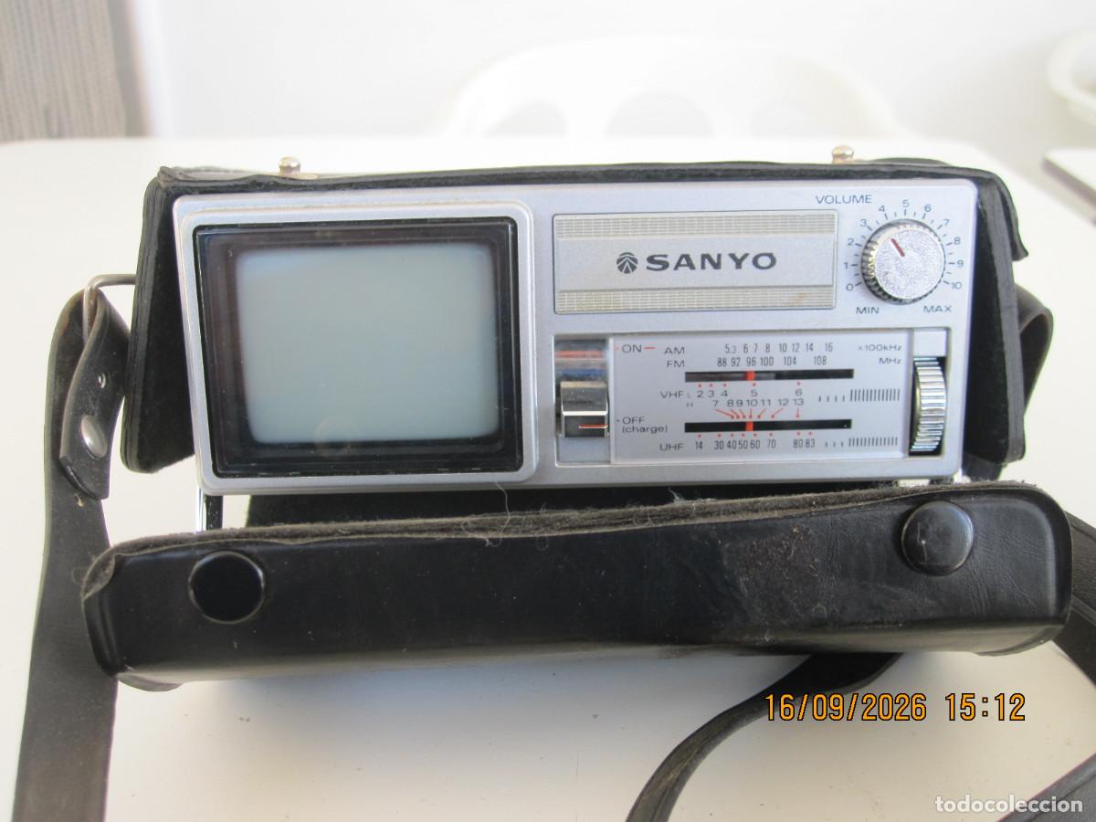 Radios antiguas: Antigua televisi&oacute;n radio Sanyo modelo tpm 2000 con su funda funciona perfectamente todo