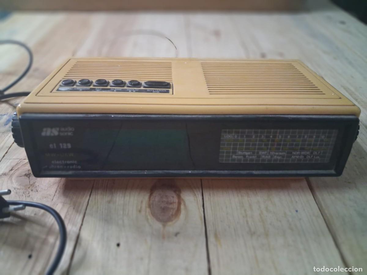 Radios antiguas: Radiodespertador AS Audio Sonic, necesita reparaci&oacute;n.