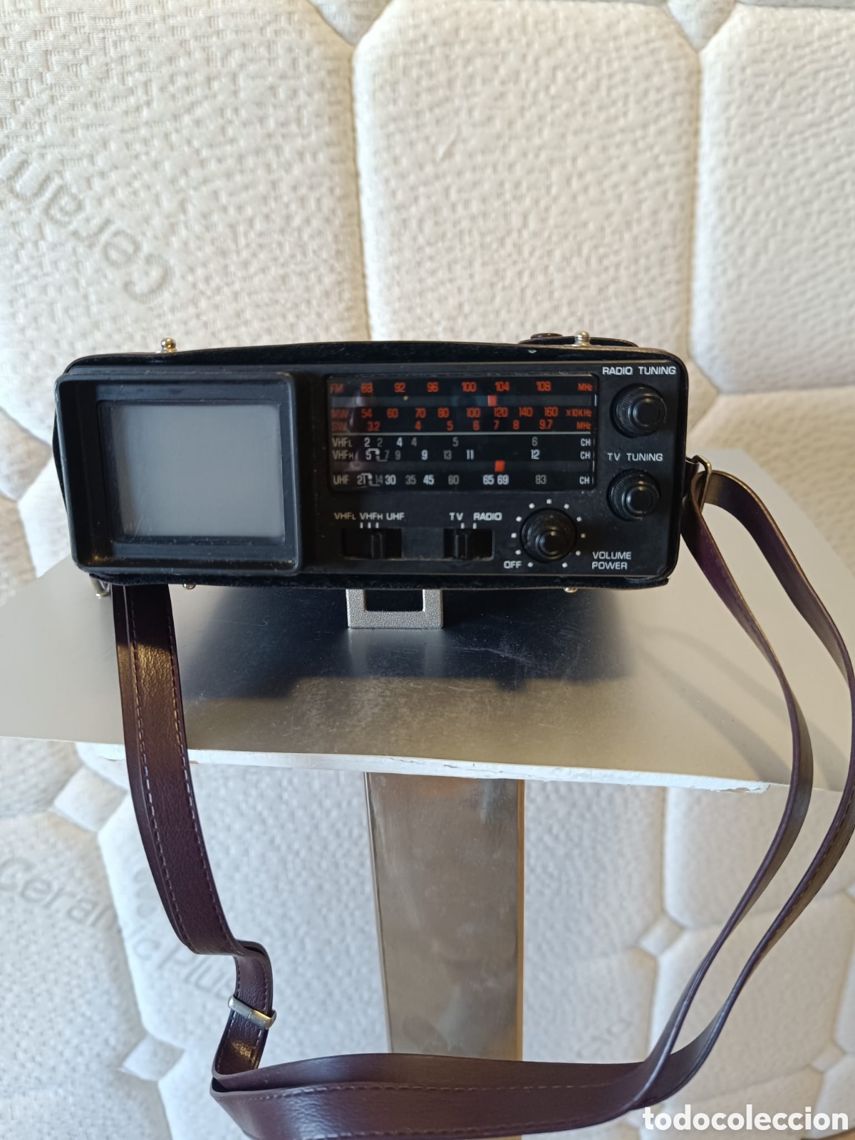 Radios antiguas: Radio y TV port&aacute;til vintage &ndash; equipo antiguo
