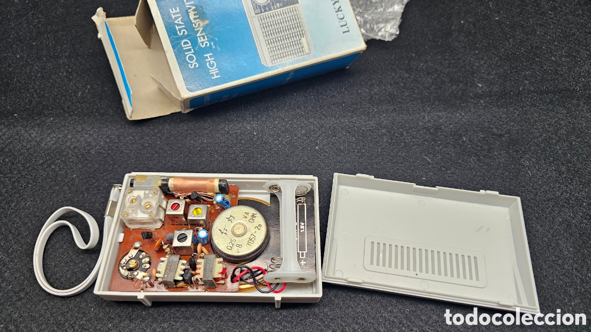 Radios antiguas: Peque&ntilde;o radio transistor d&eacute;cada de los 80 - Foto 2