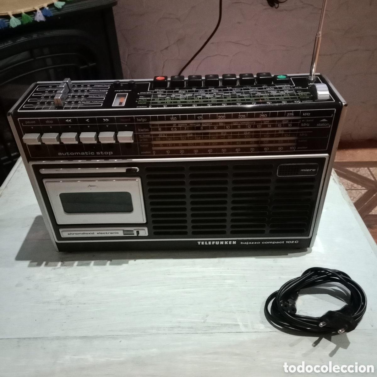 Radios antiguas: RADIO CASSETTE TELEFUNKEN BAJAZZO COMPACT 102 C