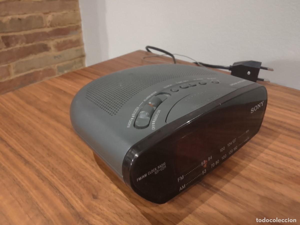 Radios antiguas: Radio Despestador Sony ICF C211 - Foto 2