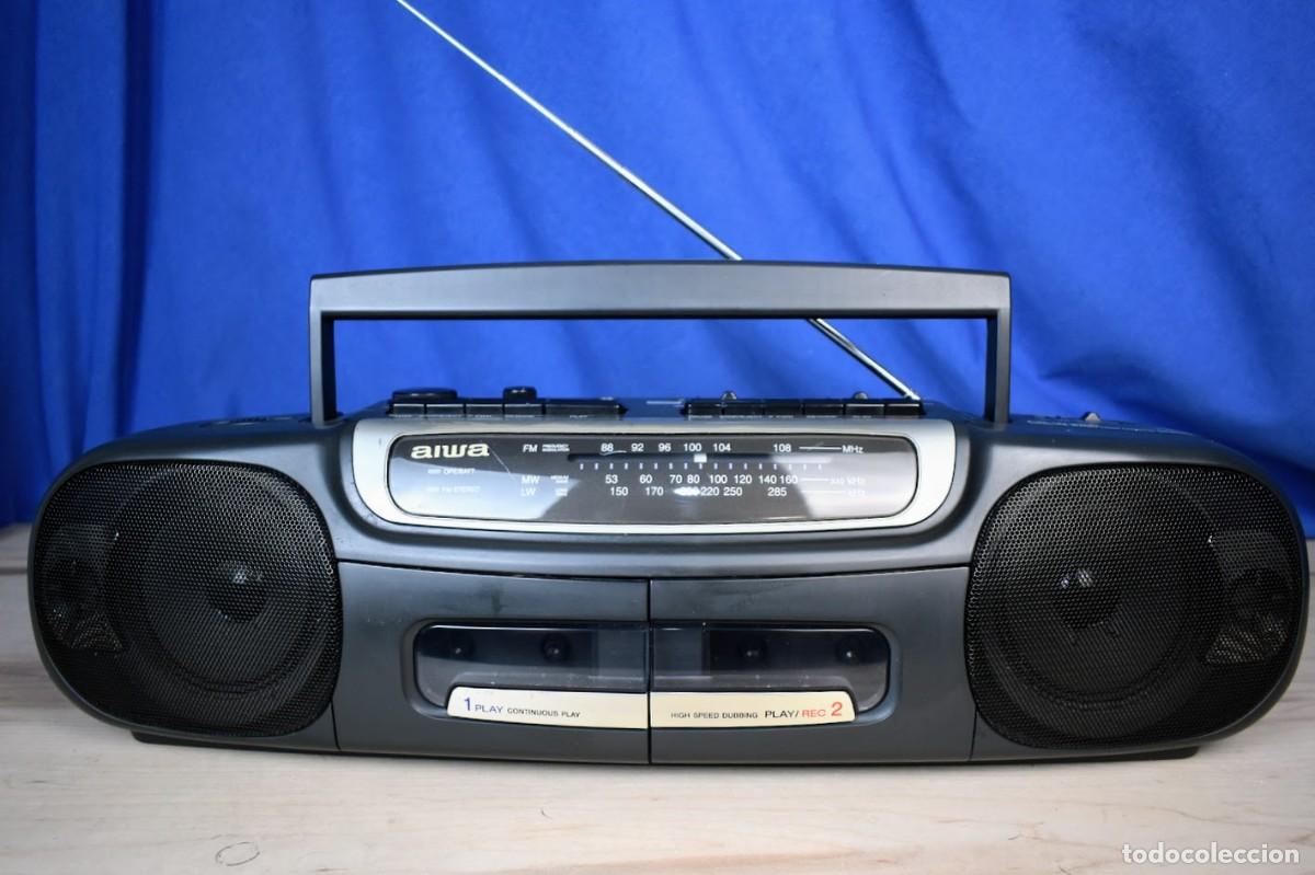 Radios antiguas: Radio cassette Aiwa CS320 a&ntilde;os 90