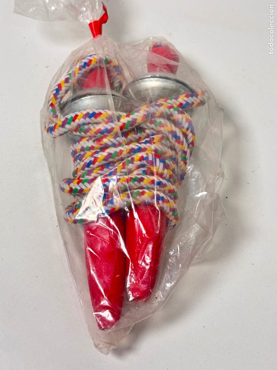 Radios antiguas: comba juguete a&ntilde;os 70 de madera con cascabeles - Foto 2