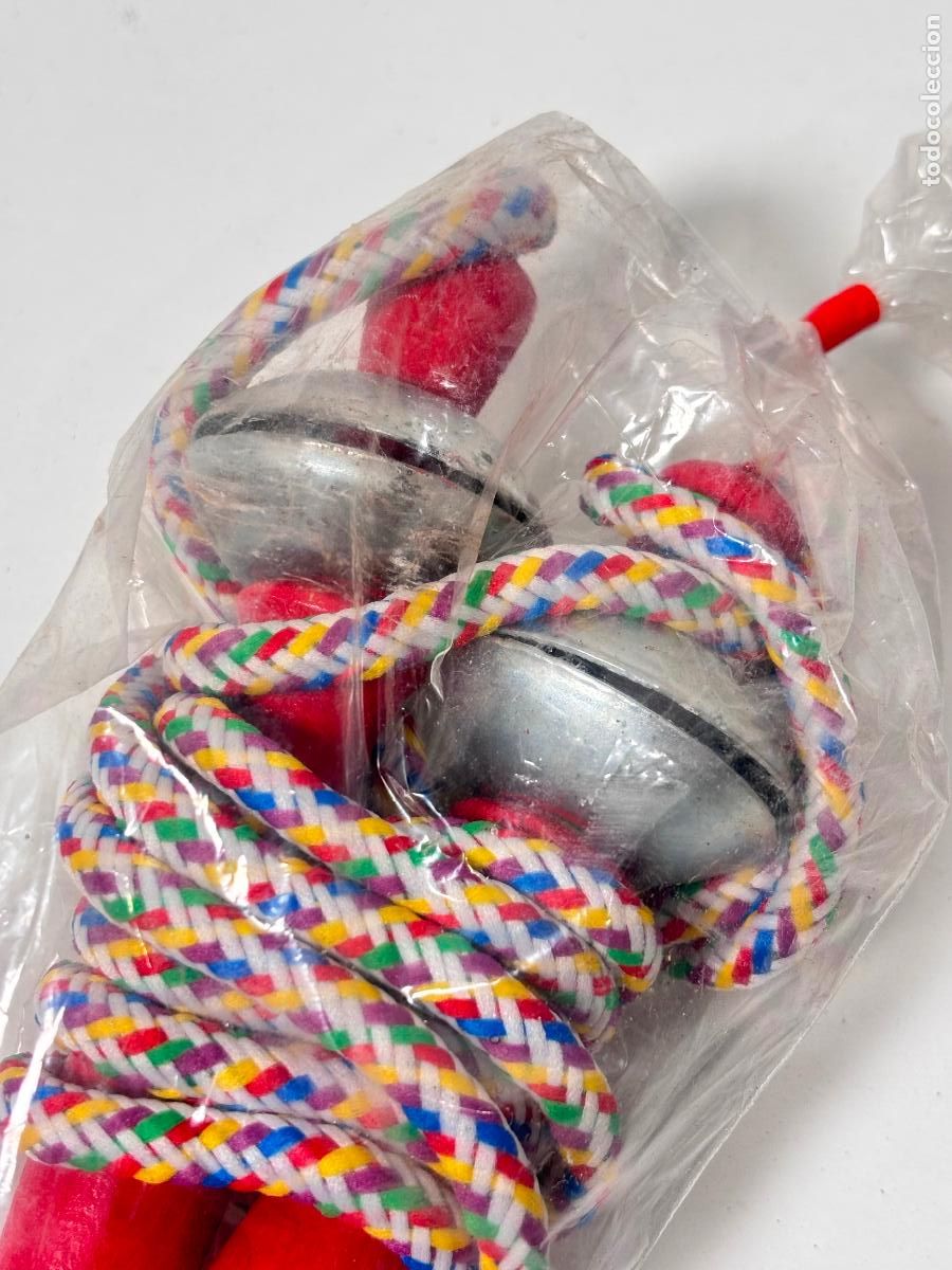 Radios antiguas: comba juguete a&ntilde;os 70 de madera con cascabeles - Foto 4