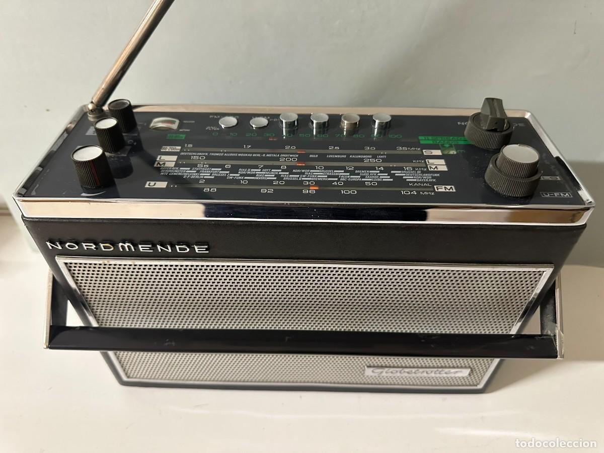 Radios antiguas: Radio vintage Nordmende Globetrotter V01