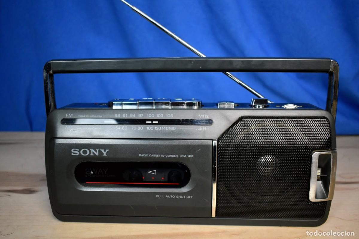 Old radios: Radio cassette Sony CFM-140II a&ntilde;os 80