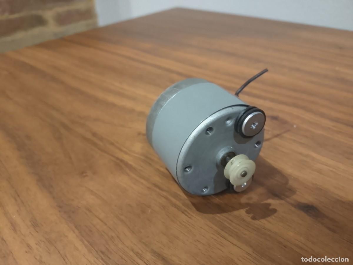 Radios antiguas: Motor 12v radiocasete - Foto 2