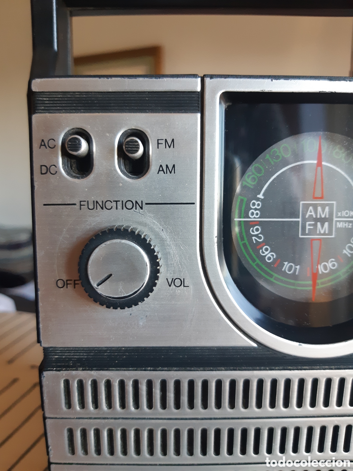 Radios antiguas: Radio transistor International. Modelo FM 888 - Foto 2