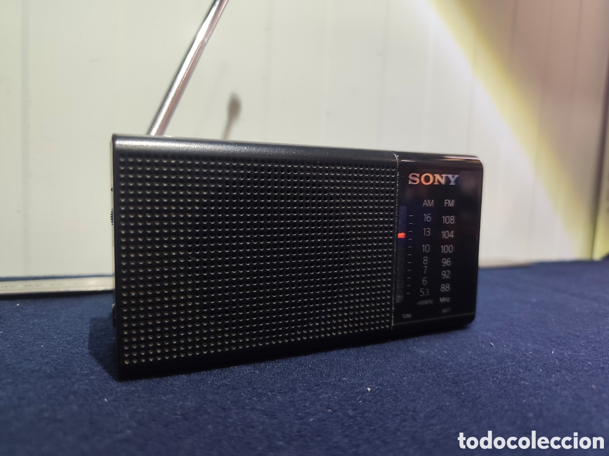 Radios antiguas: Radio Port&aacute;til Sony ICF-P36 (FM/AM) - Funciona Perfectamente