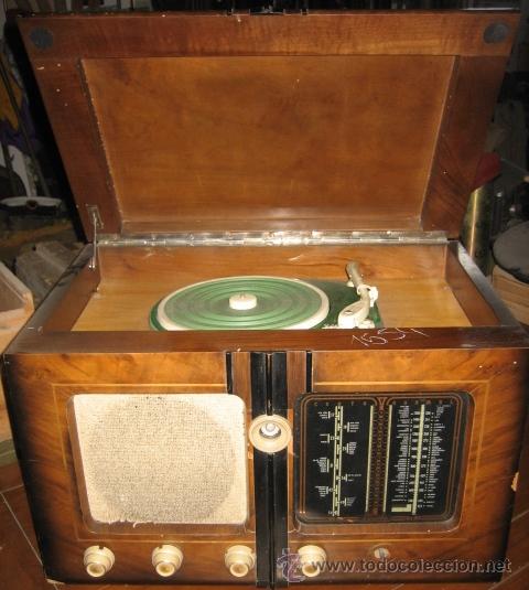 Radios de v&aacute;lvulas: Radio tocadiscos de 58x39x38 cms - Foto 1