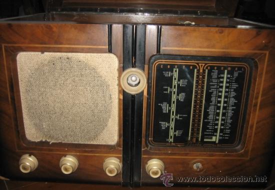 Radios de v&aacute;lvulas: Radio tocadiscos de 58x39x38 cms - Foto 2