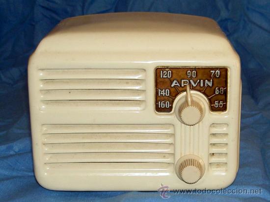 Radios de válvulas: PEQUEÑA RADIO AMERICANA ARVIN - Foto 2 - 26306599