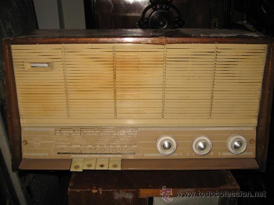 Radios de v&aacute;lvulas: Radio Philips funcionando - caja para restautar - Foto 1