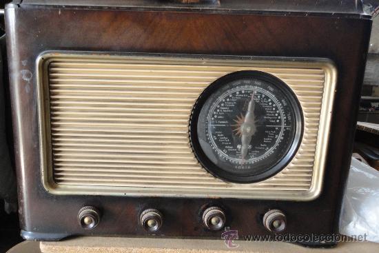 Radios de v&aacute;lvulas: Radio-toca discos - Foto 1