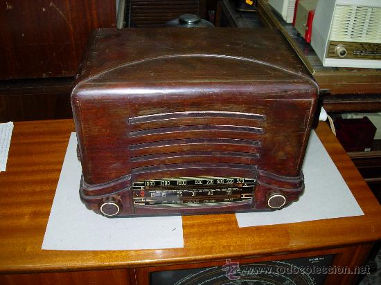 Radios de v&aacute;lvulas: Radio espa&ntilde;ola Funcionando - Foto 1