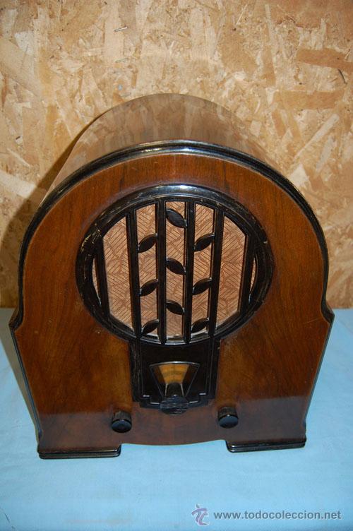 Radios de v&aacute;lvulas: RADIO CAPILLA EN MADERA DE NOGAL MODELO 634 - Foto 1