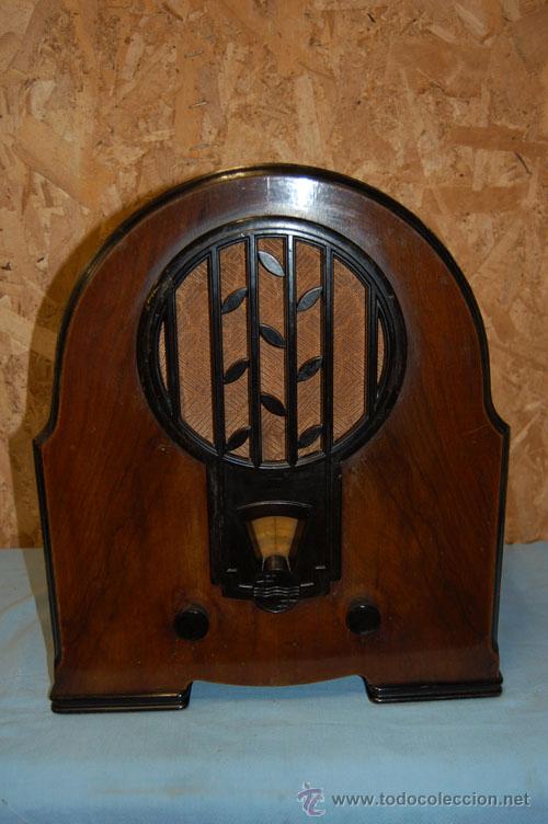 Radios de v&aacute;lvulas: RADIO CAPILLA EN MADERA DE NOGAL MODELO 634 - Foto 2