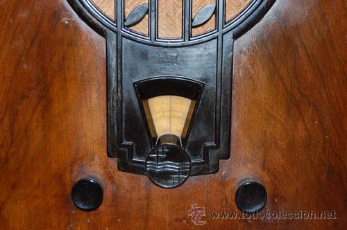 Radios de v&aacute;lvulas: RADIO CAPILLA EN MADERA DE NOGAL MODELO 634 - Foto 5