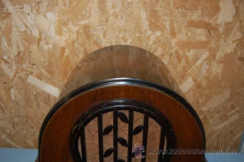 Radios de v&aacute;lvulas: RADIO CAPILLA EN MADERA DE NOGAL MODELO 634 - Foto 4