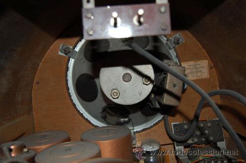 Radios de v&aacute;lvulas: RADIO CAPILLA EN MADERA DE NOGAL MODELO 634 - Foto 12