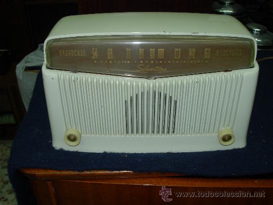 Radios de v&aacute;lvulas: Radio Silvertone funcionando - Foto 1