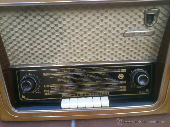 Radios de v&aacute;lvulas: RADIO SOVIETICA MUEBLE DE MADERA.ORIGINAL - Foto 2