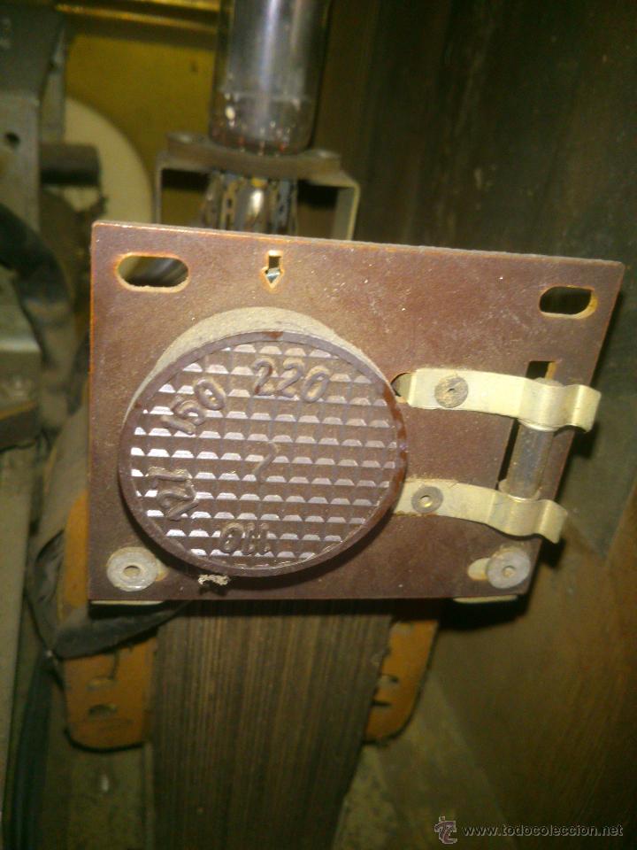 Radios de v&aacute;lvulas: RADIO SOVIETICA MUEBLE DE MADERA.ORIGINAL - Foto 29