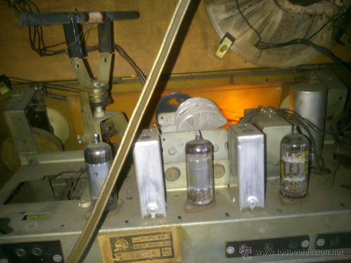 Radios de v&aacute;lvulas: RADIO SOVIETICA MUEBLE DE MADERA.ORIGINAL - Foto 30