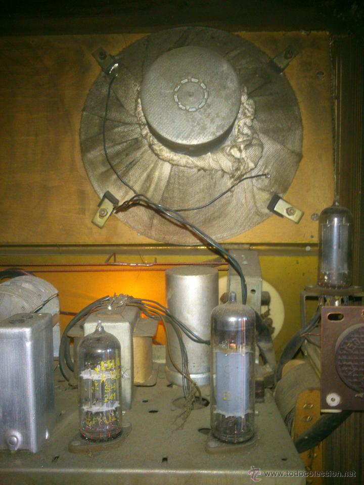 Radios de v&aacute;lvulas: RADIO SOVIETICA MUEBLE DE MADERA.ORIGINAL - Foto 32