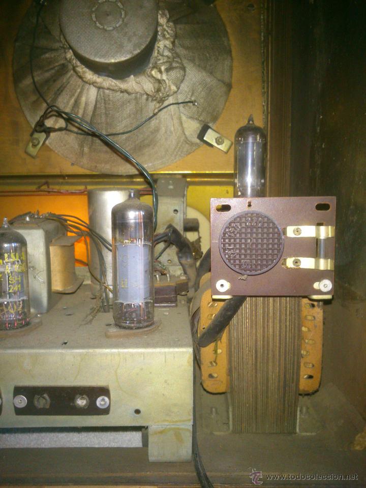 Radios de v&aacute;lvulas: RADIO SOVIETICA MUEBLE DE MADERA.ORIGINAL - Foto 33
